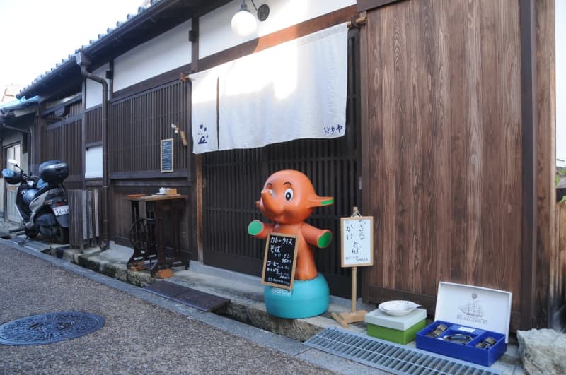 If you get tired of walking around Imai-cho, you want to stop by: second-hand tools and snacks [Chidoriya | Kashihara City]