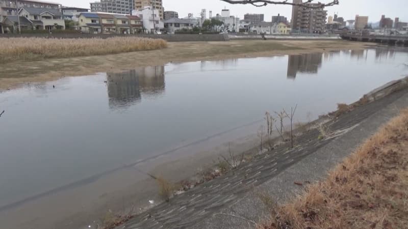 自転車で転倒し土手から川に転落か　81歳女性死亡　未明に警察官が発見　広島