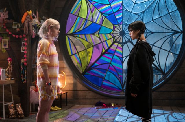 Netflix「ウェンズデー」黒と白は彼女のもの　ビジュアルへのこだわり