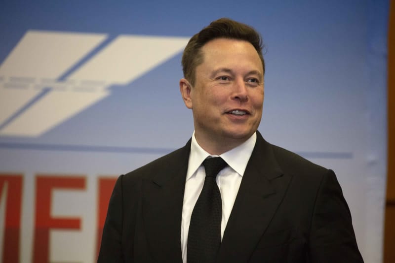 Elon Musk gives users the opportunity to vote h…