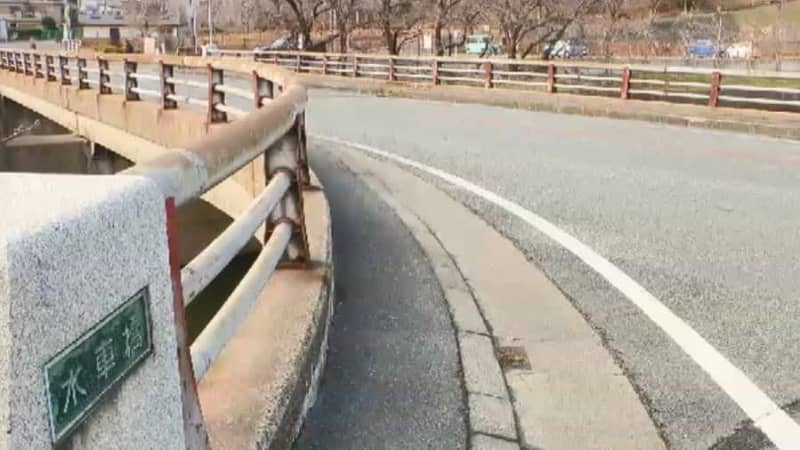 自転車に乗った男性が転倒　頭を強く打ち意識不明の重体　トラックと接触の可能性も　福岡県