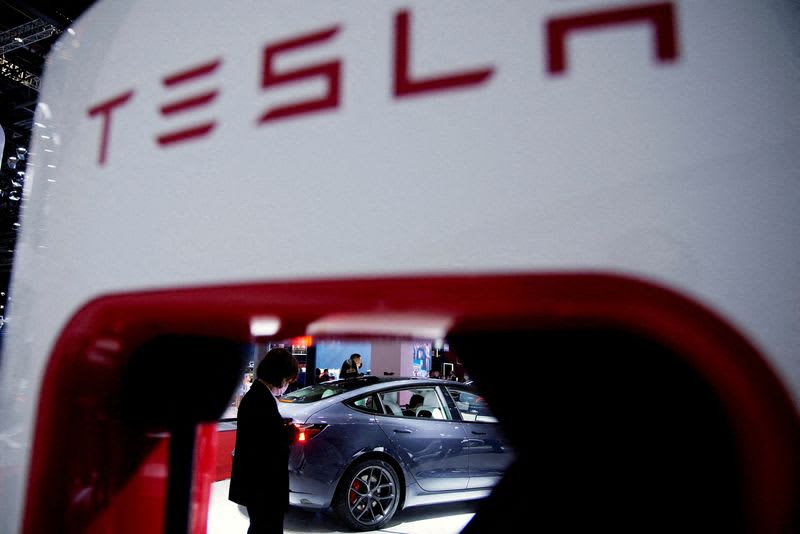 Tesla falls on growing angst over Musk’s focus …