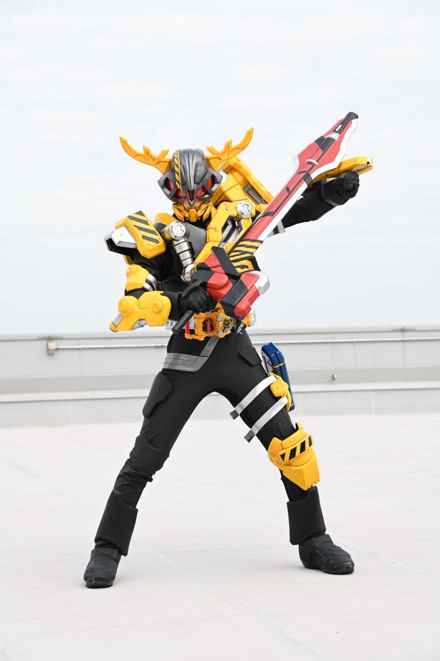『ギーツ×リバイス』最強の刺客…無敗の“デザ神”仮面ライダーシーカーとは