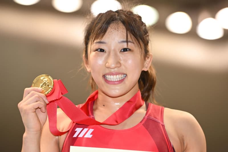 【レスリング】〝絶対女王〟須崎優衣が圧巻Ｖ　パリ五輪へ第一歩「さらなる高み目指したい」
