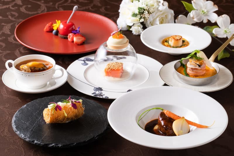 ホテルの特別ランチが4,200円！華やかなおとなのショコラデザートセットもおすすめ《1・2月限…