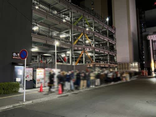 How long is the queue at Yodobashi Camera Sendai on January 1rd?