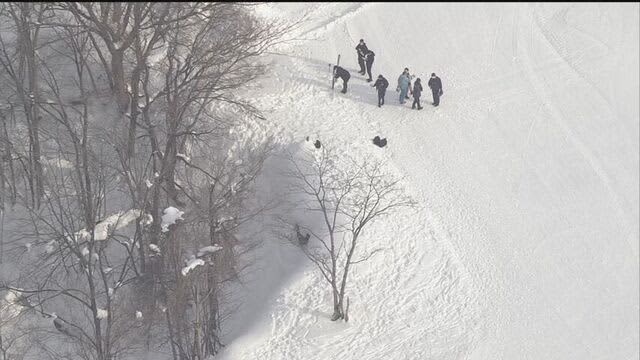 小学生の男の子　沢に転落　岩見沢市のスキー場で　頭にけが　意識はあり