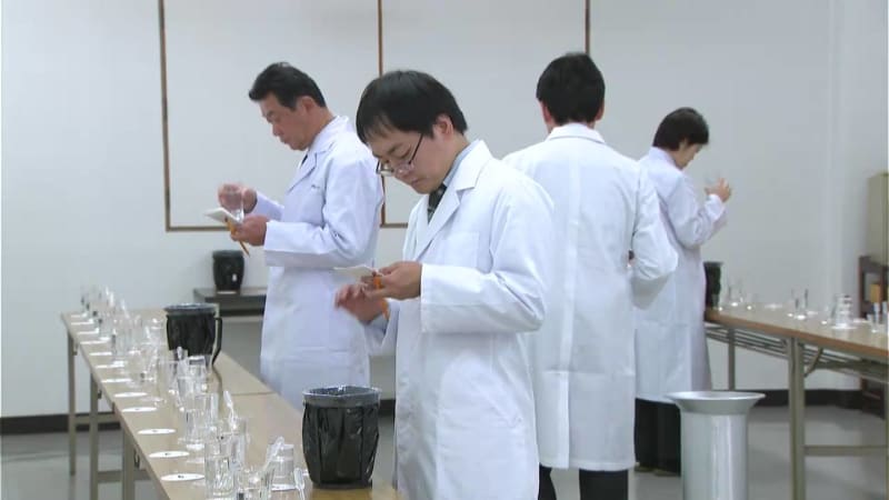 鹿児島県本格焼酎鑑評会始まる　県産のいも焼酎１５６点を審査