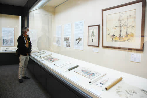 スケートやサウナ伝える　鈴鹿の光太夫記念館、絵図や古文書など展示　三重