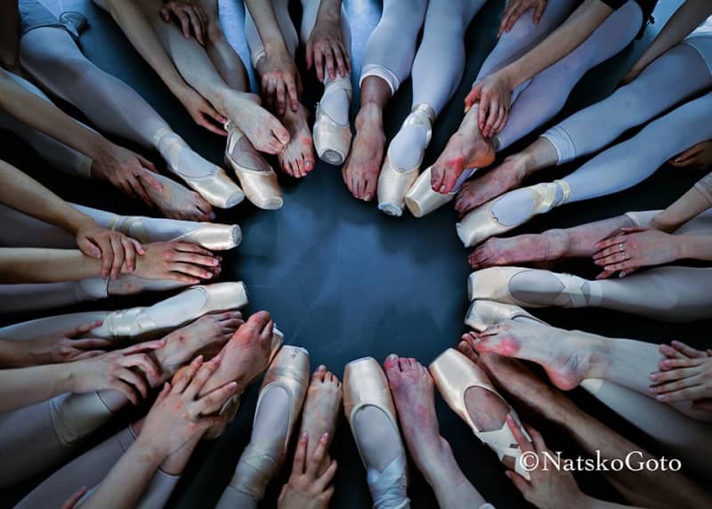 Pay attention to the "legs" of ballet dancers!Photo exhibition with zero sense of distance "Ballet dancer's foot exhibition"