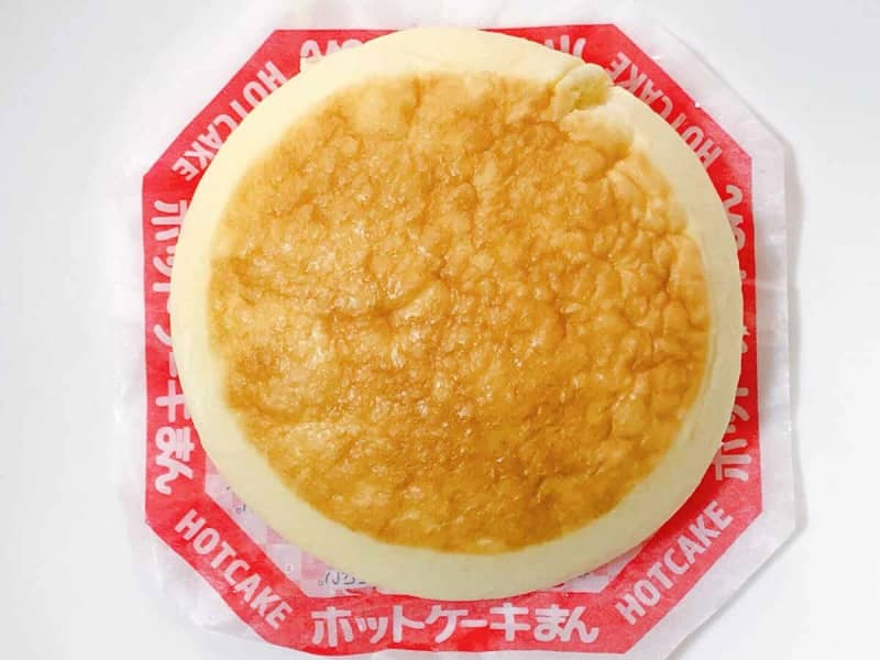 【食べてみた】これは幸せの味…！森永製菓とコラボしたファミマ「バター香るホットケーキまん」は甘…