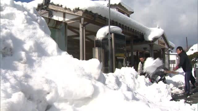 「高齢者なので、助かる」観測史上最大の積雪の津山市　災害弱者を対象にボランティアが除雪作業【岡山】