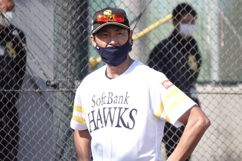 鷹の1軍争いは「平等ではない」　斉藤和巳コーチが語る現実「優遇される選手いる」