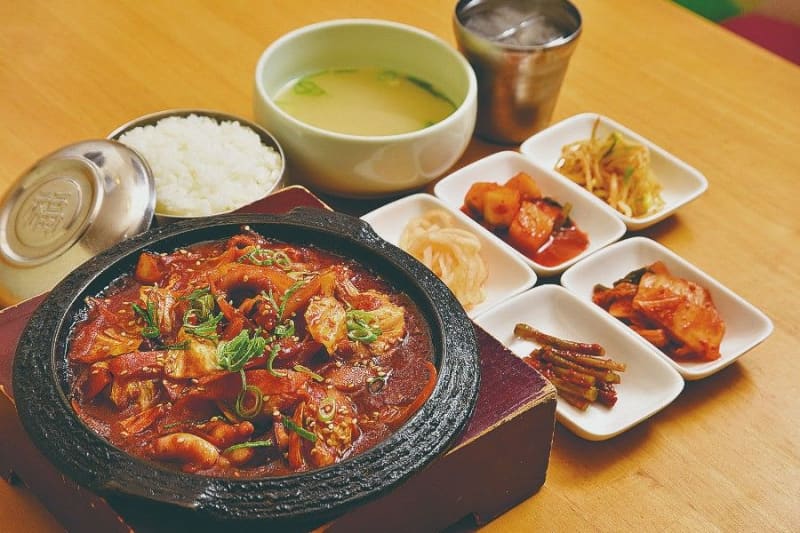Homemade yangnyeomjang is the key to the taste! Lunch with 5 kinds of side dishes is a good deal Korean food Dae Jang Geum (Tokushima City)