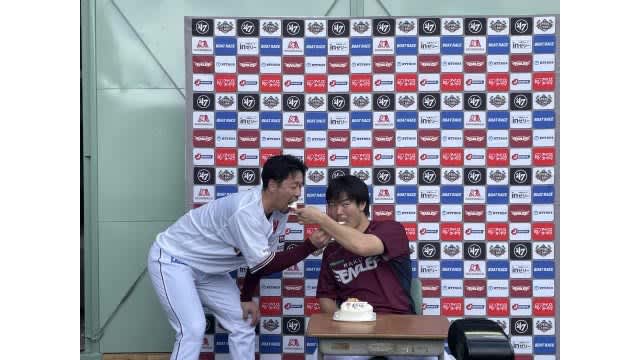 [Rakuten] Hiroaki Shimauchi celebrates his XNUMXrd birthday with Meidai colleague Abe