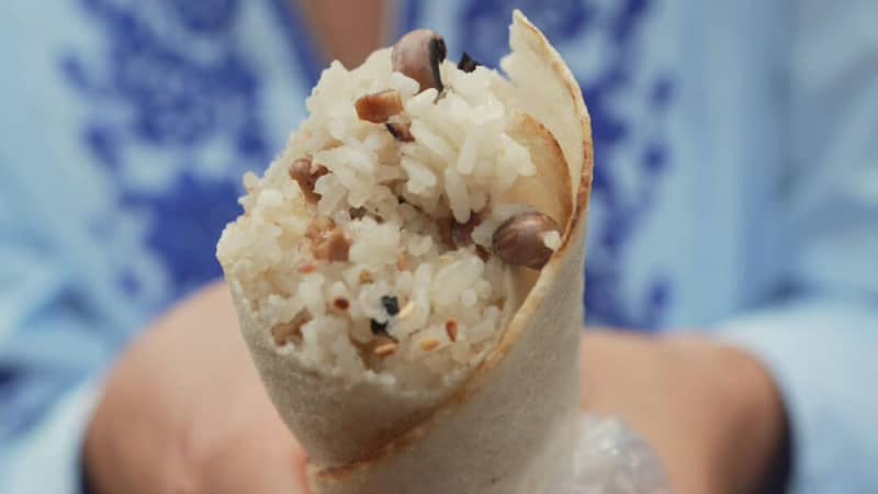 カンボジア発の“お米を包んだクレープ”⁉︎気になるそのお味は