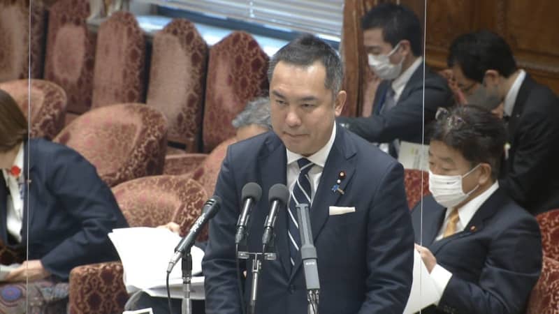 鈴木内閣府政務官 辞任要求を拒否　国の工事受注企業から寄付