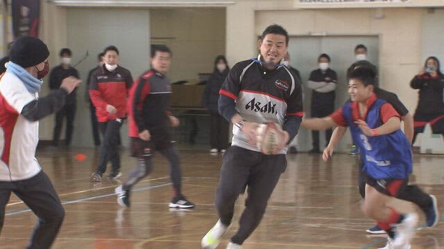 ラグビー　元日本代表　五郎丸歩さんら　札幌で小中学生に指導　W杯を盛り上げへ！