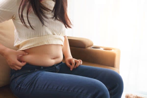 年齢とともに太ってしまうのは仕方ない？ 20代女性は諦めモードか 歳を重ねると基礎代謝も落ち、運動量も減るため体重が増えやすいもの。いざ太ると