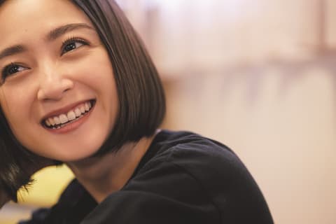 安達祐実：メーク、ファッション、ライフスタイルを公開　デビュー35周年記念ビジュアルブック発売