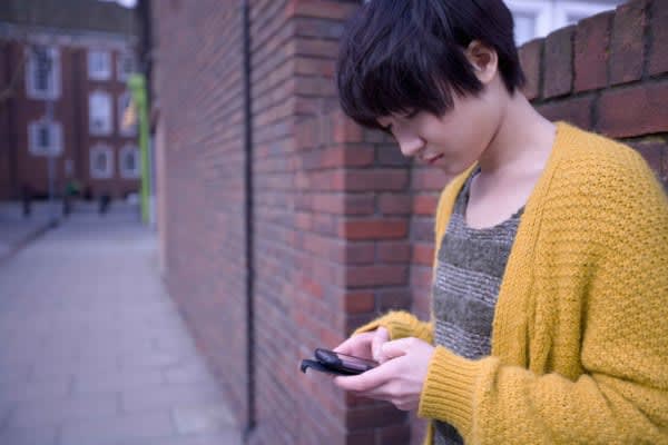 誹謗中傷を投稿して憂さ晴らし？　SNSに悪口を書き込む人の特徴とは　いつでも気軽にアクセスできるSNS。日ごろの愚痴を書き込んでしまう人もいるはずだが…。