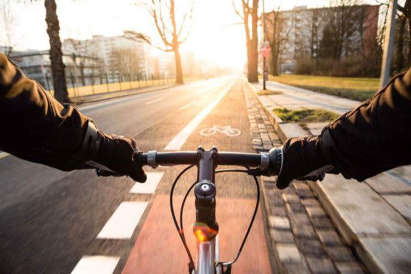 免許制を導入するべき？　自転車運転者の安全意識が低すぎると感じた瞬間4選　重大事故続出にもかかわらず減ることのない自転車の危険運転。免許制にしてみるべき？