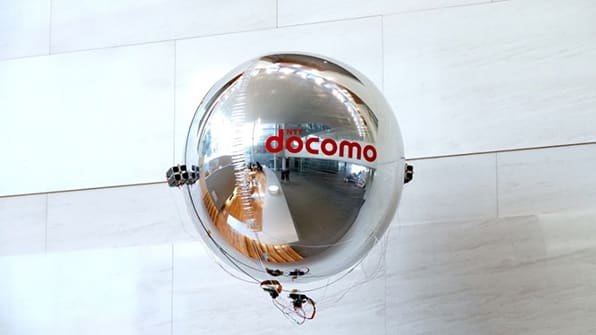 プロペラや羽根のない飛行船型ドローンを開発　安全・静音に飛行　ドコモ