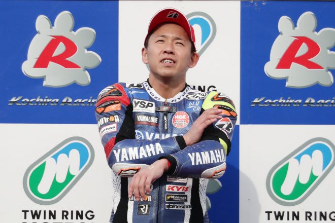 開幕戦でギリギリの戦い制したヤマハ中須賀、故 近藤湧也に勝利捧ぐ。「最後は湧也が力をくれた」／全日本ロード