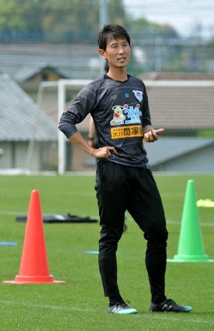 Ｊ１鳥栖２年連続途中交代　カレーラス監督退任発表　金明輝コーチ再び監督