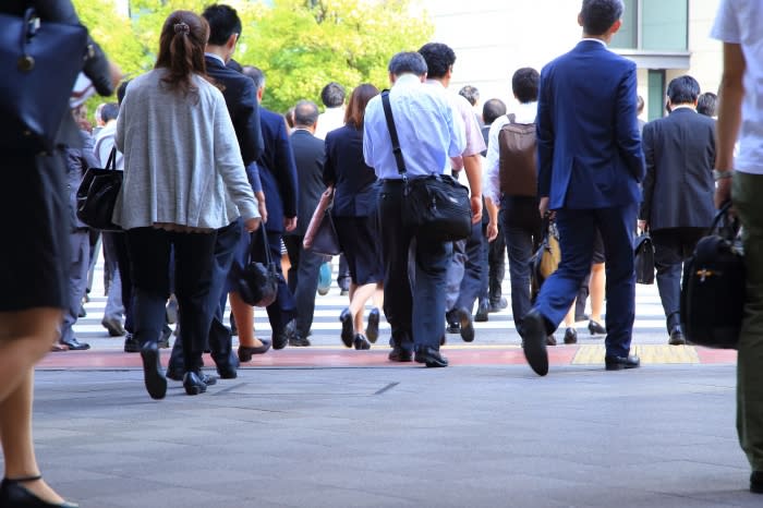 副業である程度稼いでも、すぐに本業の会社勤めを辞めるべきではない理由