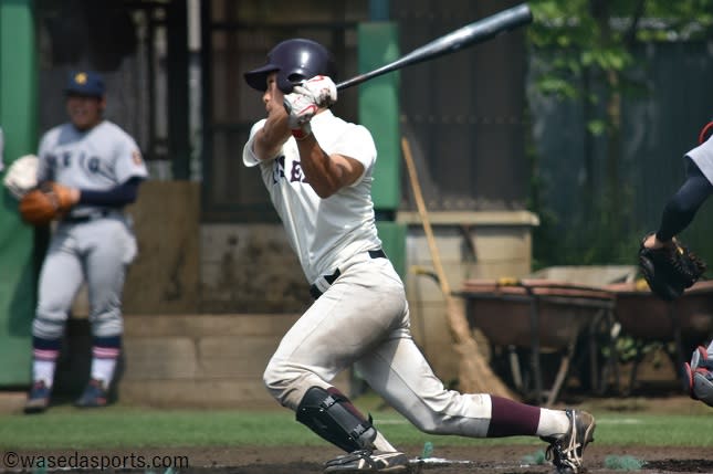 吉田のグランドスラムなどでコールド勝ち。主将に『ふさわしい』活躍で勝ち点に導く／慶大２回戦
