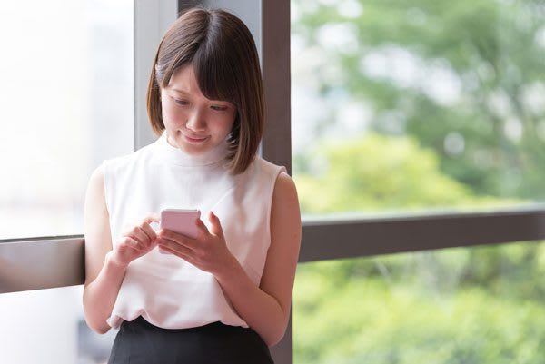 「気になる相手には質問で返す」　好意のあるなしでLINEの返信内容は変わる？　気になる相手との楽しいLINEのやりとり。好意のあるなしで返信内容は変わるものなのだろうか。