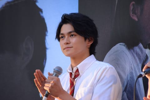 眞栄田郷敦：演技＆楽器初挑戦「毎日いろいろな勉強を…」　佐野勇斗、鈴木仁らと演奏披露