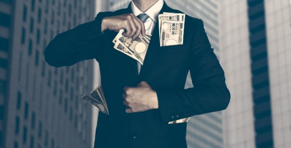 詐欺は「騙された人も悪い」と思う？　自営業の人からは厳しい反応も…　振り込め詐欺以外にも様々な詐欺が増加している昨今。詐欺の被害に遭うのは自己責任だと考えている人とは、どんな人？
