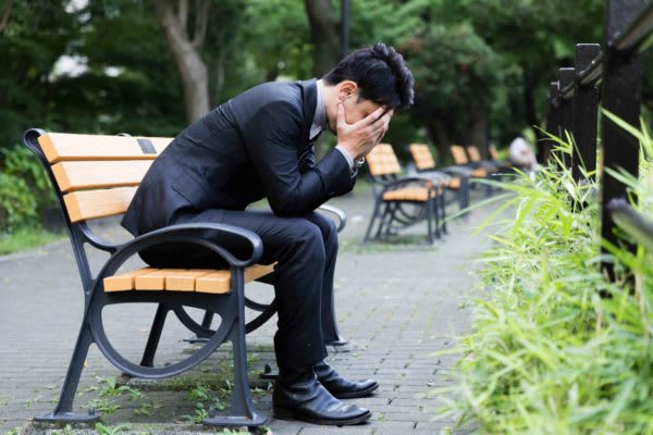 幸せを他人と比べてしまい…　SNSのリア充投稿で落ち込む人も　幸せのかたちは、人それぞれのはずである。それなのに他人と比べてしまい、落ち込む人も多いようだ。