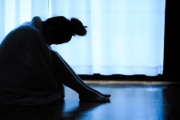 寝る時間になると思考がネガティブに…　悩める女性に寄せられたアドバイスとは　寝ようと思えば思うほどますます目が冴えていく、という経験をした人も多いだろう。