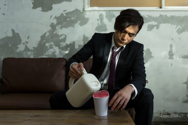 自炊はなるべくしたくない…　「相手いないと作りがいない」「義務じゃない」との声も　仕事帰りで疲れているときは、つい簡単に食事を済ませてしまう人も多いだろう。