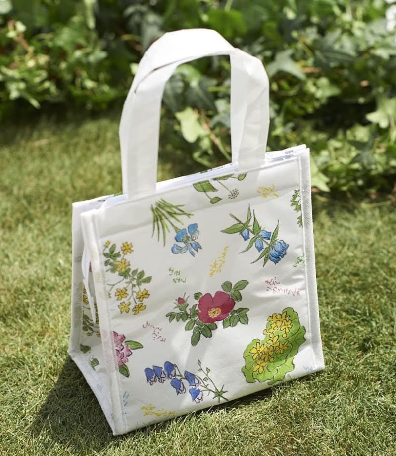 【付録】「六花亭」包装紙デザインの保冷バッグ。 「めちゃくちゃ可愛くない？」