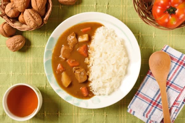 これが日本の国民食？　カレーが好きな人は世代を超えて多いことが判明　老いも若きも好きな人が多いカレー。実際に好きな人はどのくらいいるのだろう？
