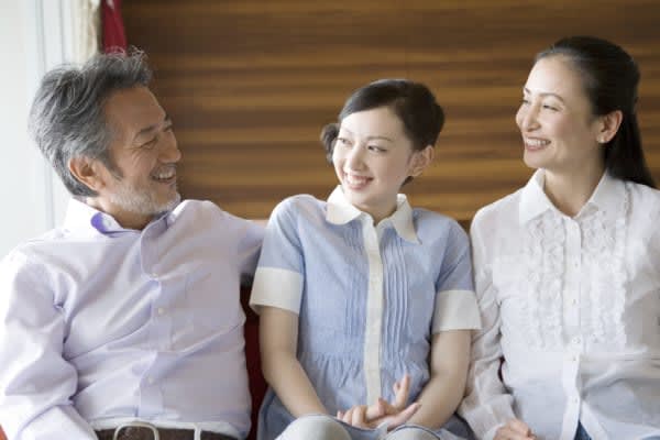 子は親を選べないけれど…　「両親と仲が良い人」は6割に迫る　まるで友達同士のような仲良し親子がいる一方で、両親とまったく連絡を取っていない人もいる。親子の関係は難しいが…