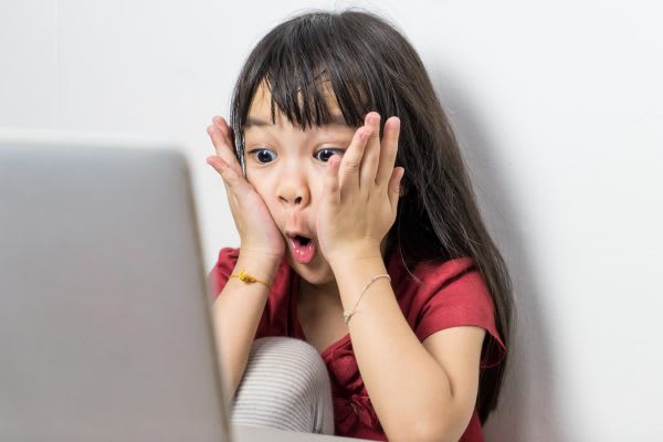 さすがにやりすぎ？　炎上も目立つユーチューバーの動画に7割が問題意識も　ゲーム実況に、メイク動画など、さまざまなタイプのユーチューバーが活躍しているが…