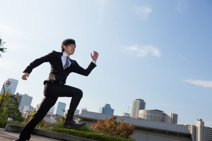 副業で成果を出している人は、本業でも成果を出している