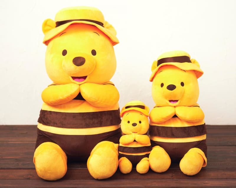はちみつの日の貴重なプーさんグッズがズラリ。どの子と一緒に過ごそうか...