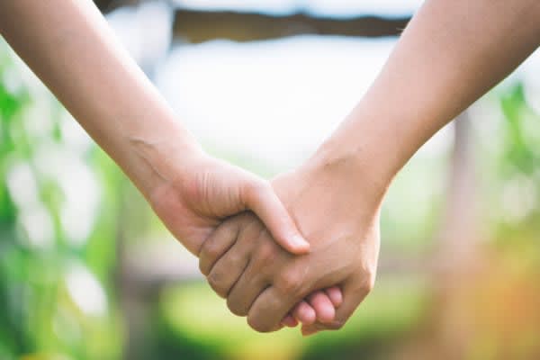 理想となる芸能人夫婦はいる？　20代女性は憧れが強い傾向も　芸能人同士の結婚と言えば、日本中が注目する大ニュース。見ているだけで幸せになれるおしどり夫婦が生まれることも。