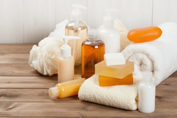 ホテルのアメニティを持ち帰るのは貧乏くさい？　アリ派とナシ派で論争　アメニティが豪華なホテルの泊まるとテンションが上がるもの。余ったアメニティは持ち帰る？