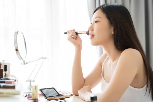 自己流を抜け出せなくて…　自分はメイクが下手と思う女性が多数　多くの女性は、毎日のようにメイクをしている。それでも自分のメイクが下手で、悩んでいる人も多いようだ。