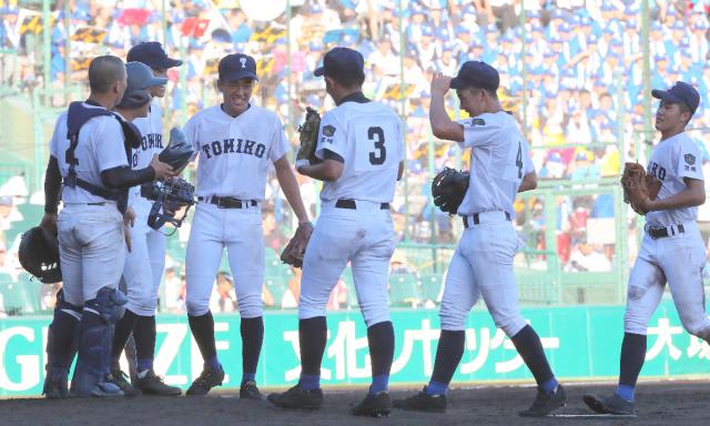 富島持ち味出せず　守備に乱れ打線沈黙