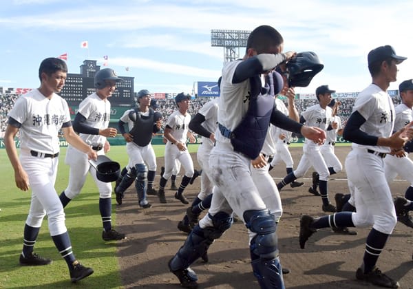 沖縄尚学に届いた、OBじゃない島袋洋奨の差し入れ