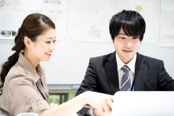かわいがっている後輩はいる？　高収入層ほど面倒見が良い傾向も　良好な先輩・後輩の関係が築けていれば、メリットがたくさんあるものだが…