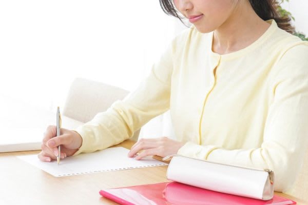 仕事のためにコツコツ勉強していることはある？　年代別では男女で逆転現象も　仕事のスキルを磨くため、コツコツと学んでいることはある？
